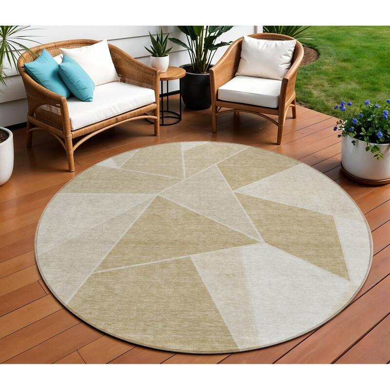 HomeRoots Geometric Transitional Rectangle Outdoor Rug - 8' Round
