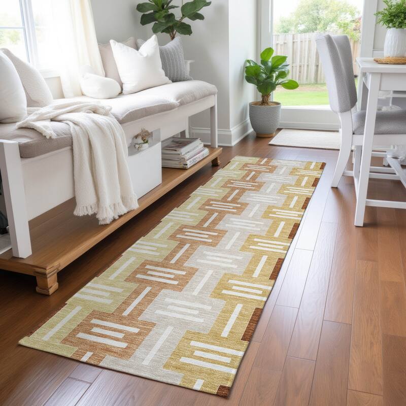 Machine Washable Indoor/ Outdoor Modern Wamego Chantille Rug