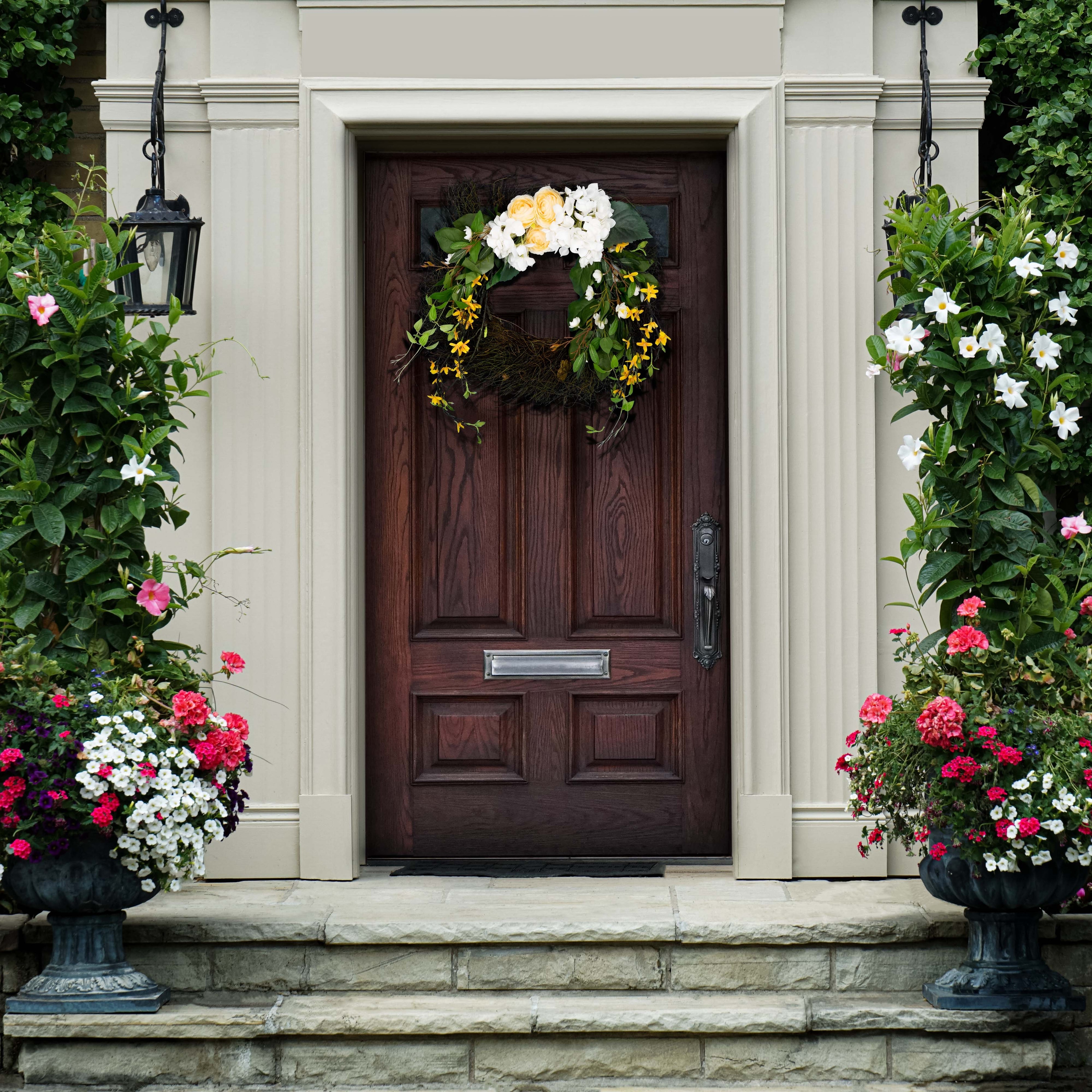 SAFAVIEH Brinda Faux 26-inch Hydrangea & Spring Blossom Wreath