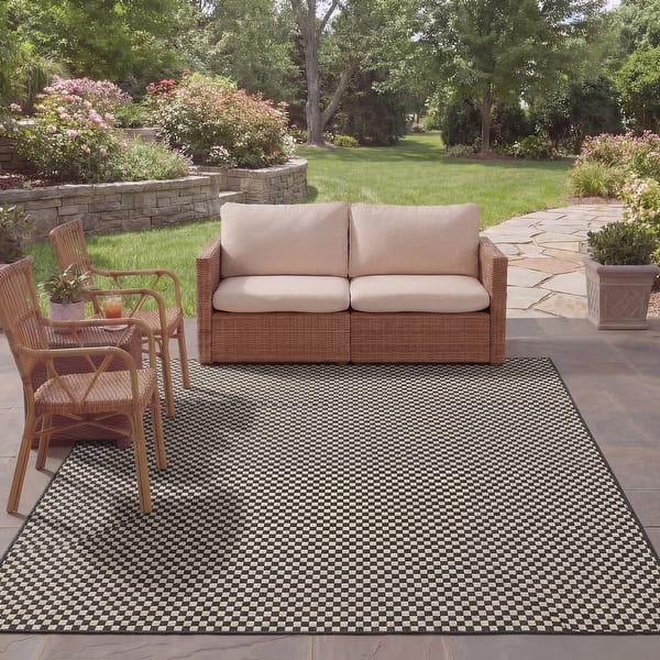 slide 2 of 140, SAFAVIEH Courtyard Judi Indoor/ Outdoor Patio Backyard Rug