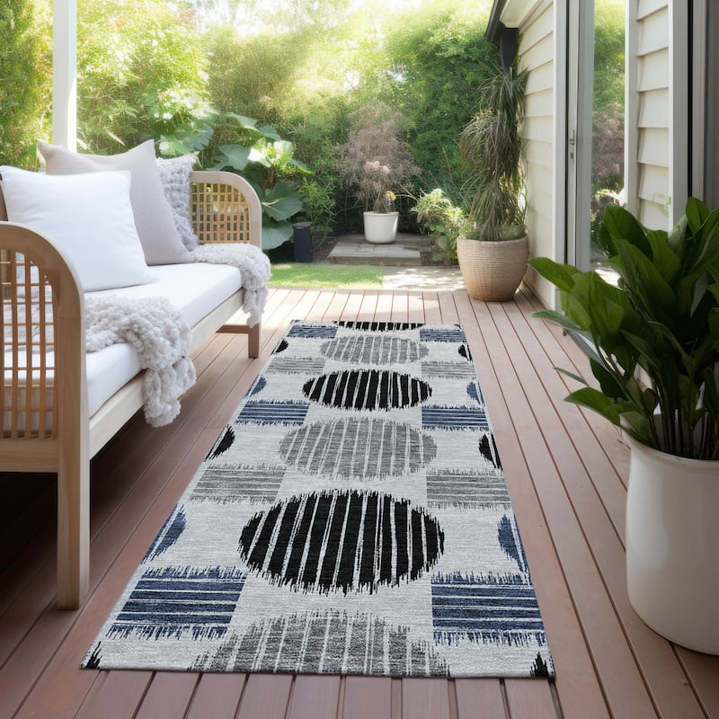 Machine Washable Indoor/ Outdoor Chantille Contemporary Dotty Rug - Gray - 2'3" x 7'6"