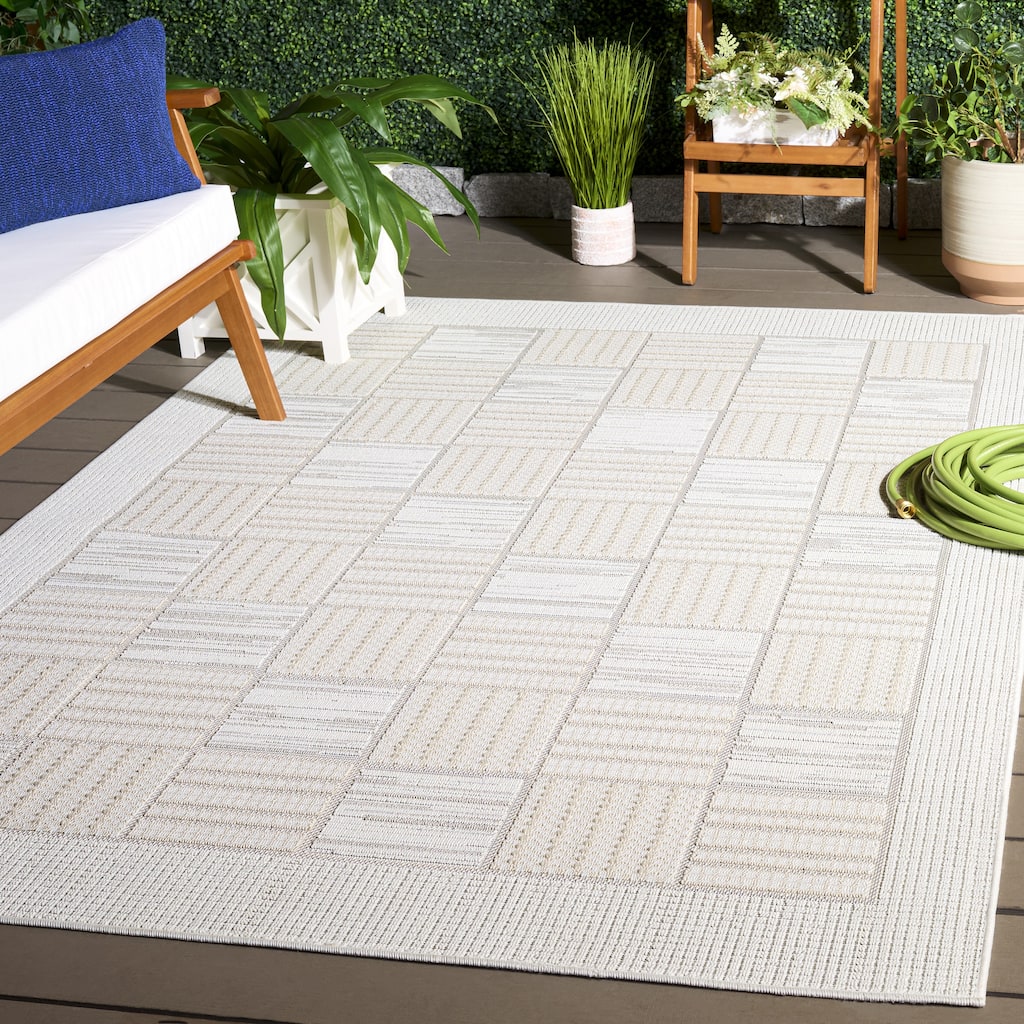 SAFAVIEH Veranda Bohdana Washable Indoor/Outdoor Rug - Weather Resistant & Easy Cleaning