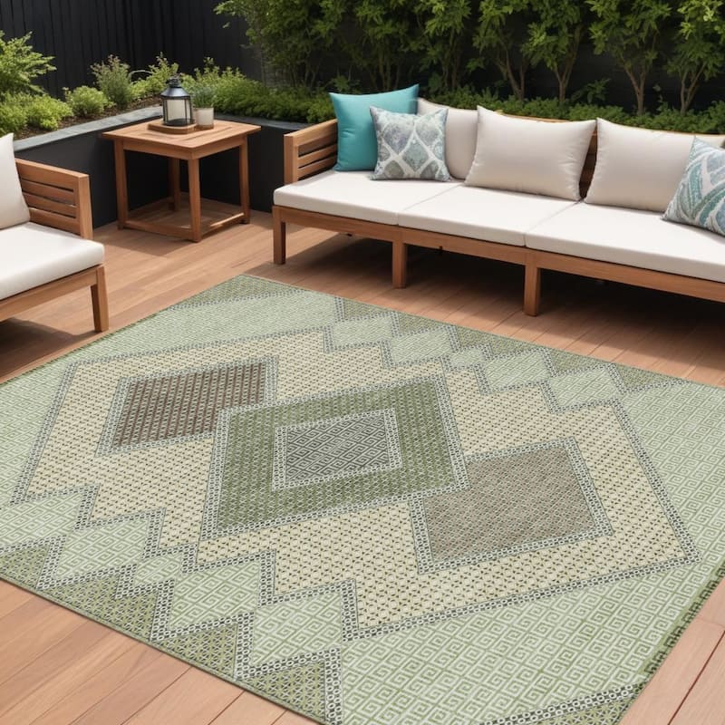 HomeRoots Geometric Transitional Rectangle Outdoor Rug - 9' X 12'