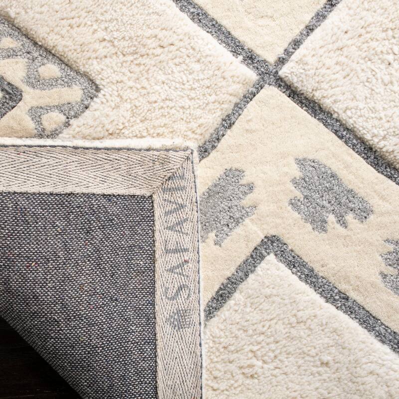 SAFAVIEH Handmade Casablanca Shag Franka Tribal Wool Rug