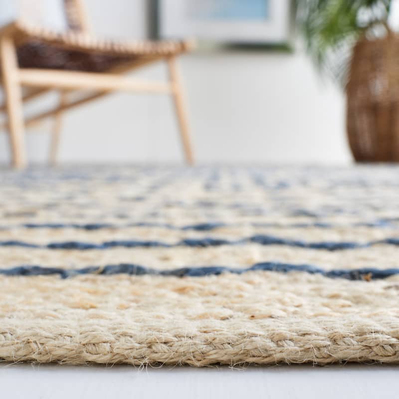 SAFAVIEH Handmade Natural Fiber Kamora Jute Rug