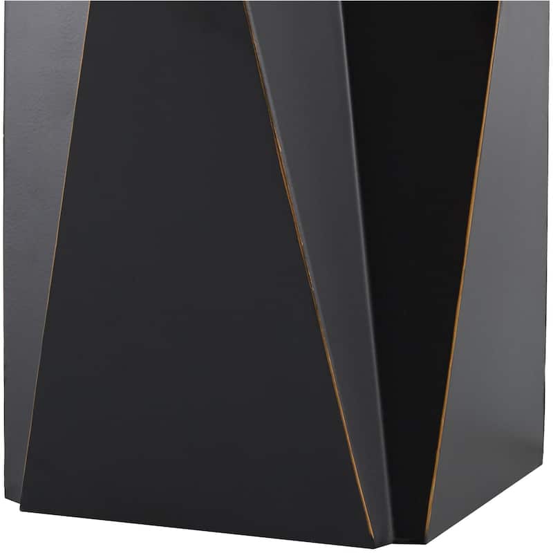 Livabliss Lagdo Traditional Accent Table Lamp