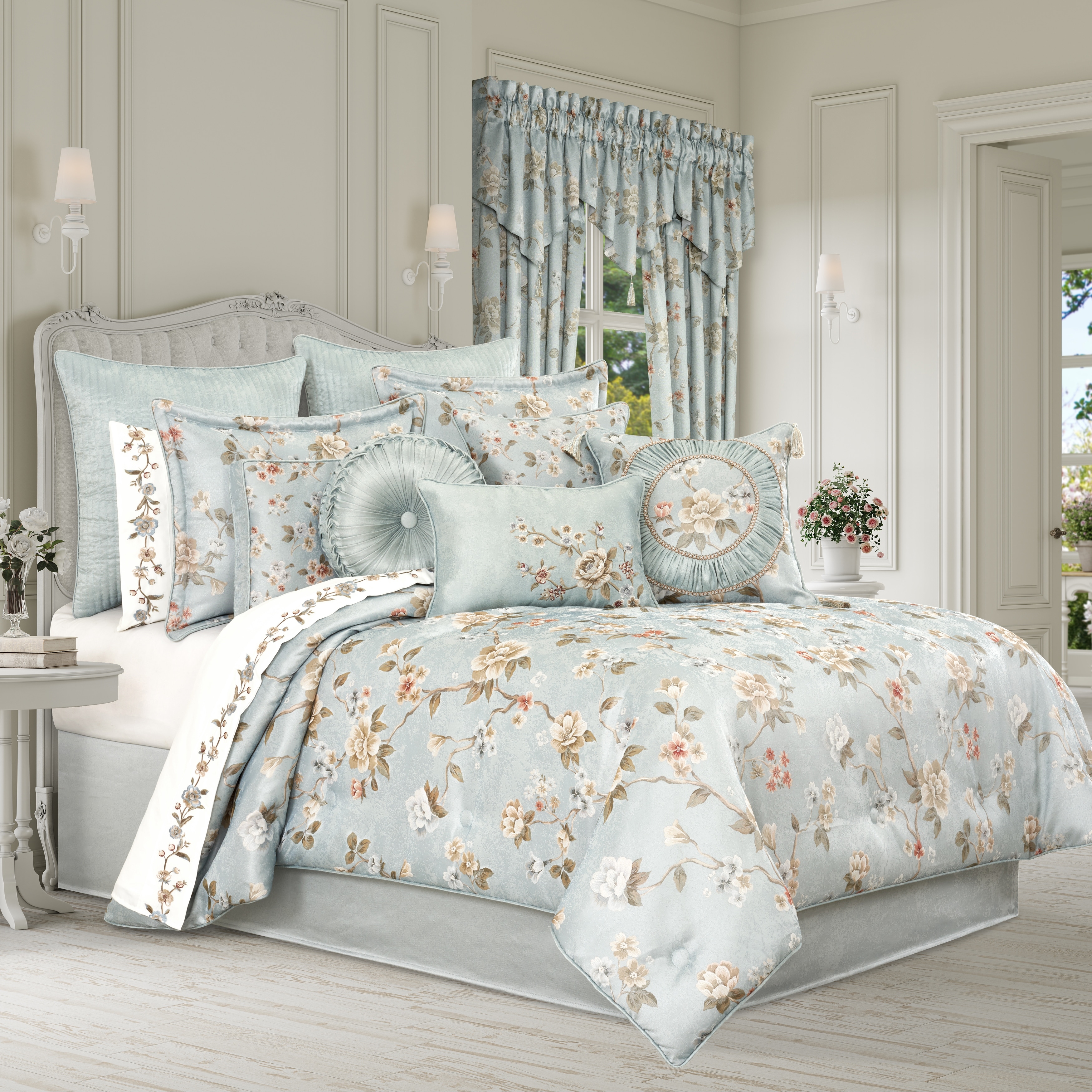 J. Queen New York Prestige Comforter Set