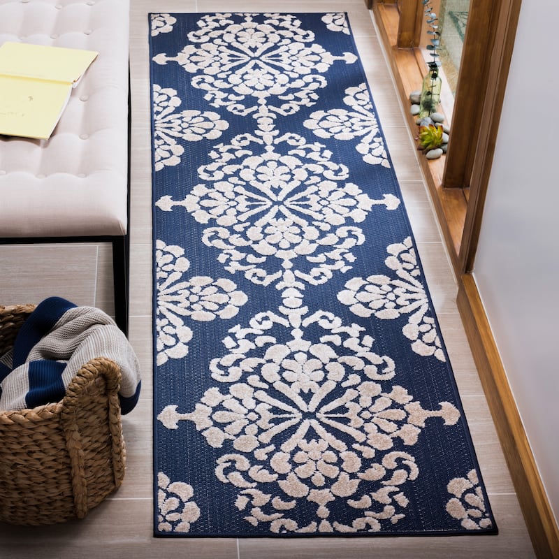 SAFAVIEH Cottage Florene Indoor/ Outdoor Patio Backyard Rug - 2'3" x 8' Runner - Navy/Creme