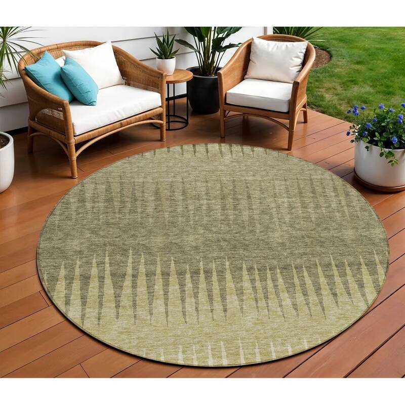 HomeRoots Striped Transitional Rectangle Outdoor Rug - 8' Round