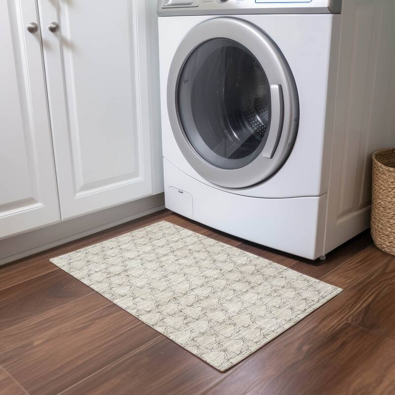 Machine Washable Indoor/ Outdoor Abstract Trellis Chantille Rug