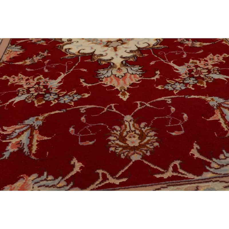 2'3''x3'3'' Hand Knotted Wool Red Traditional 300 KPSI Rug - 2' 3'' x 3' 3''