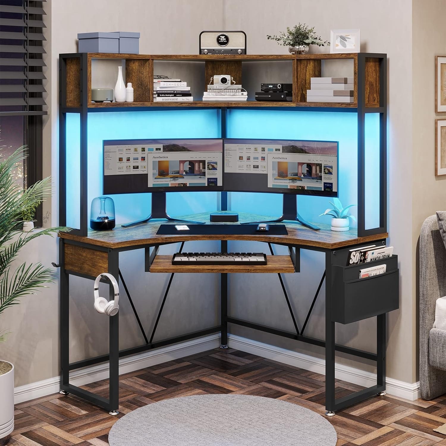 Petite corner shop desk