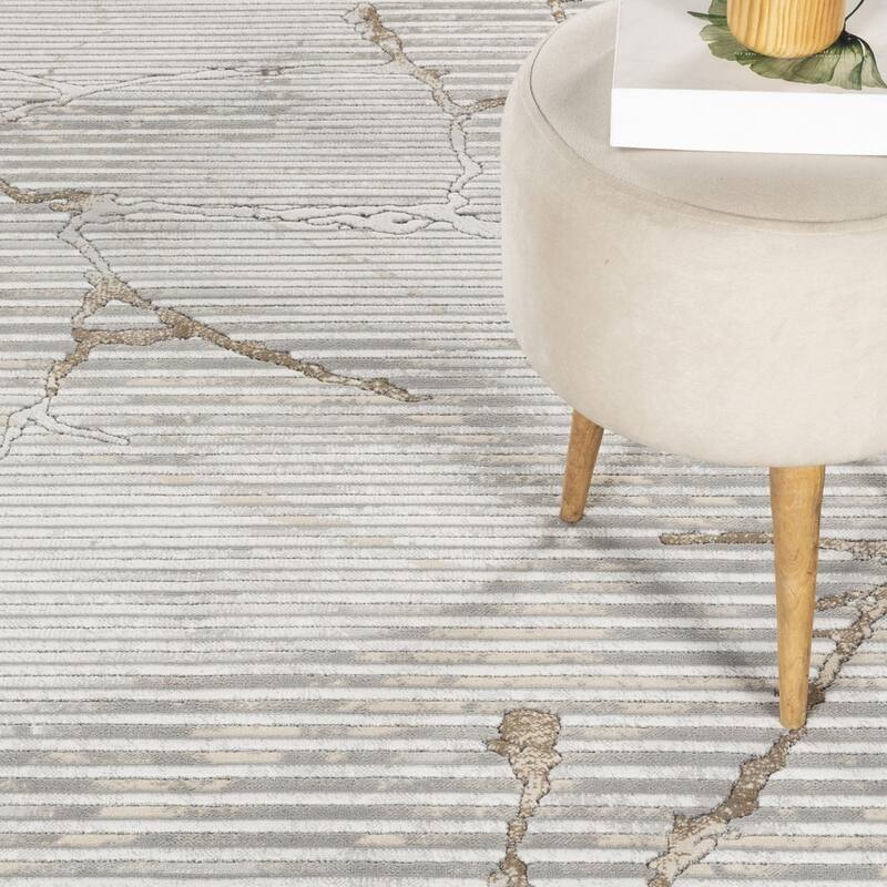 Gray 7 ft. 10 in. x 10 ft. 6 in. Luxury Area Rug, 0.43 Pile Height – Sophisticated Warmth for Any Room - 6' x 7'