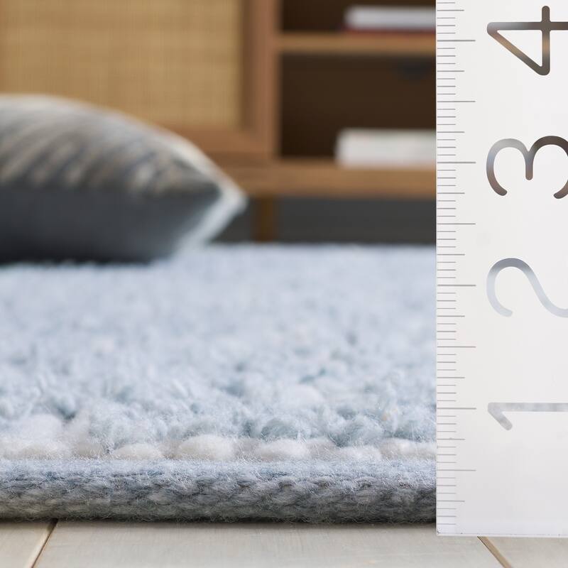 SAFAVIEH Handmade Vermont Greti Southwestern Rug