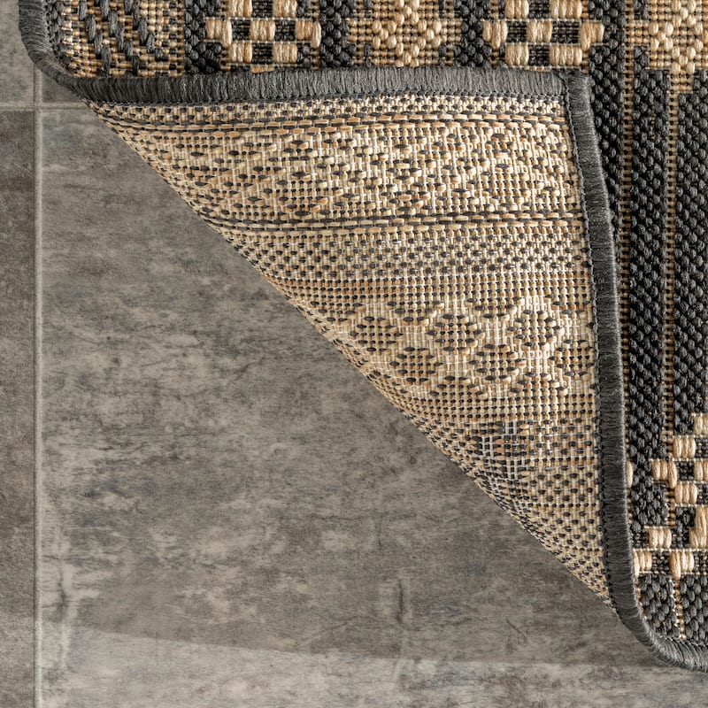 Nuloom Alexandra Aztec Indoor/Outdoor Area Rug