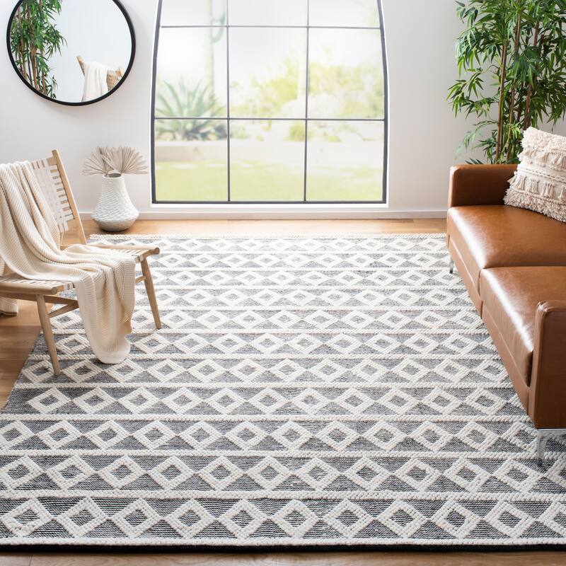 SAFAVIEH Handmade Natura Gyslaine Wool Rug - 8' x 10' - Ivory/Black