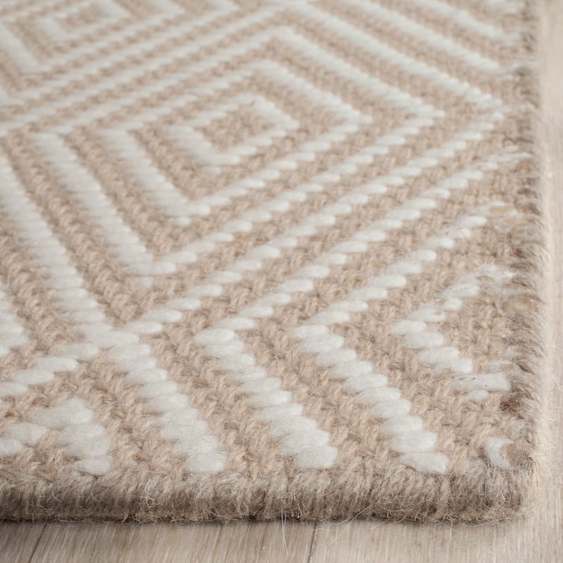 SAFAVIEH Handmade Wilton Natasha Country Floral Wool Rug