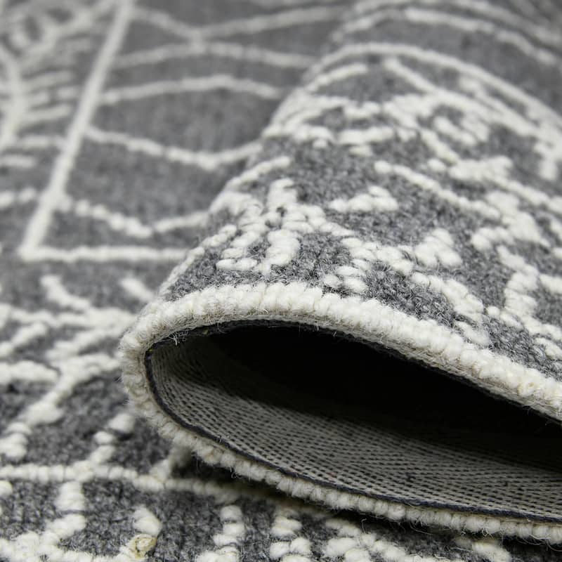 Bakari Oxbow Dark Gray Hand-Hooked Wool Area Rug