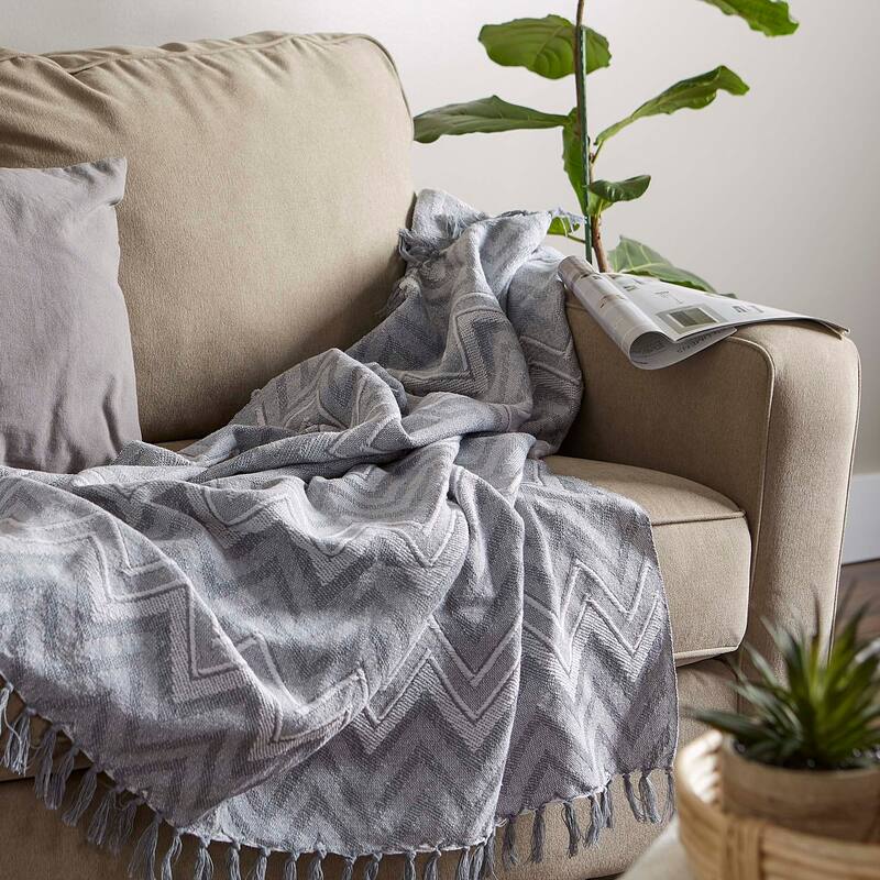 DII Zig-Zag Chevron Throw