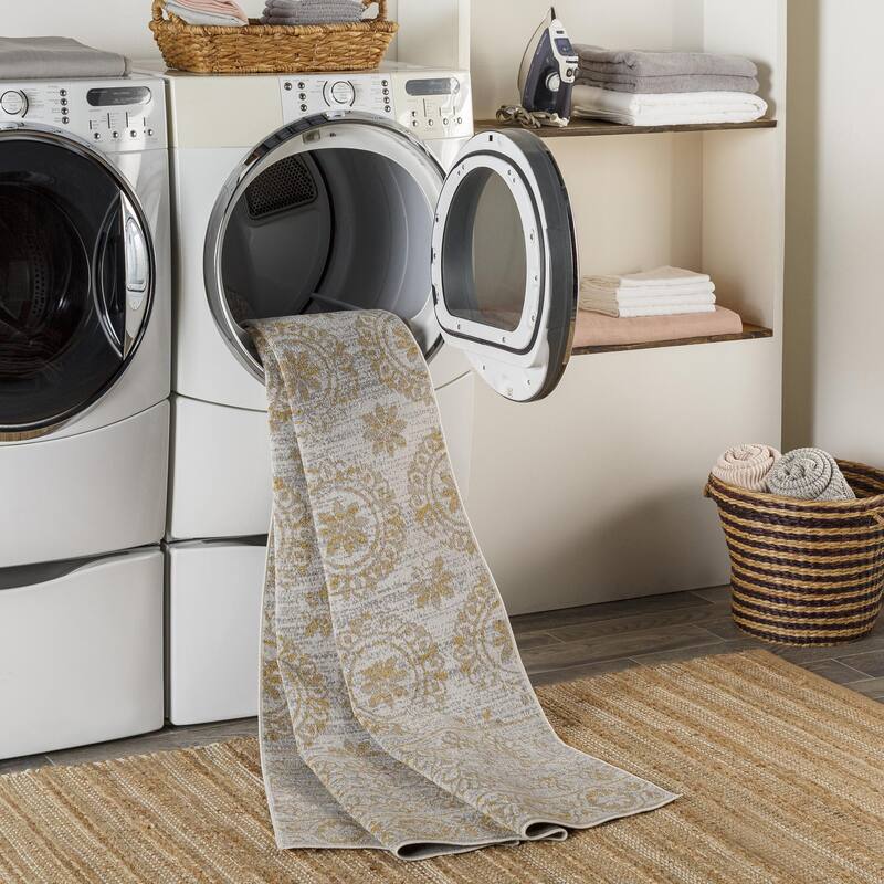 Livabliss Lavadora Updated Traditional Floral & Botanical Washable Area Rug