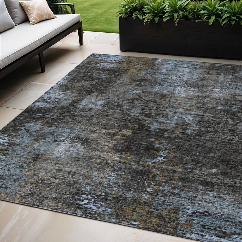 HomeRoots Abstract Transitional Rectangle Outdoor Rug - 5' X 8'