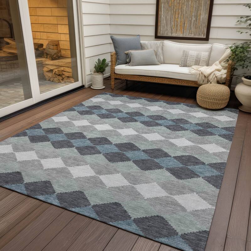 Machine Washable Indoor/ Outdoor Modern Mosaic Chantille Rug - Gray - 8' x 10'