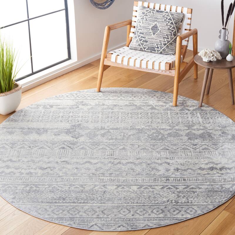 SAFAVIEH Brentwood Hwang Traditional Rug - 6'7" Round - Grey/Light Grey