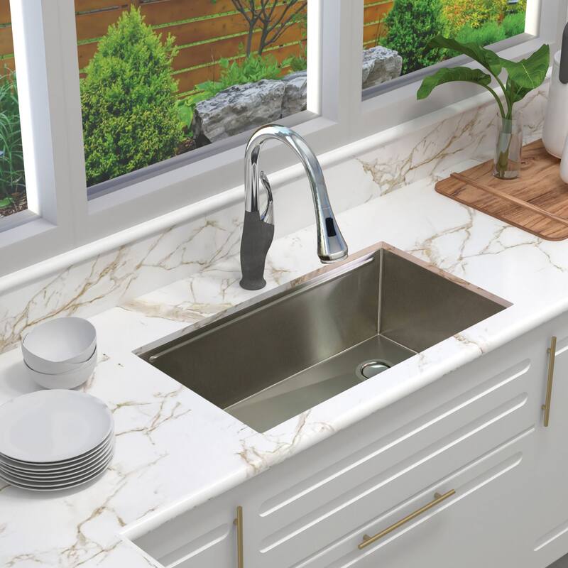 Transolid KWSSU331910 33-in X 19-in X 10-in 18-Gauge Undermount Stainless Steel Kitchen Workstation Sink