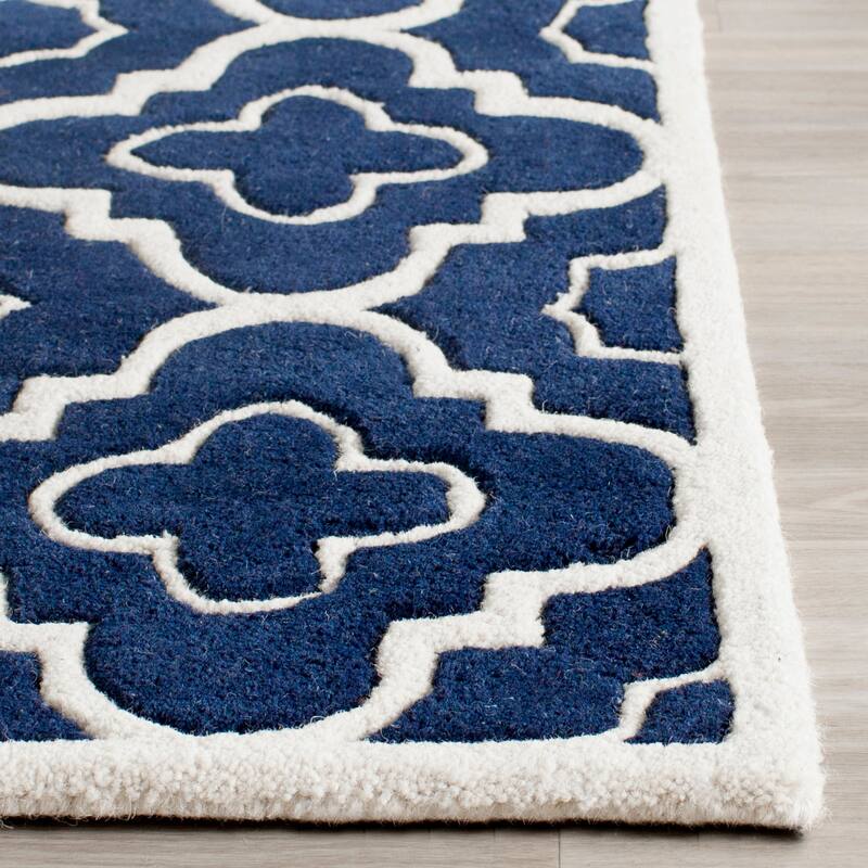 SAFAVIEH Handmade Chatham Franziska Modern Wool Rug