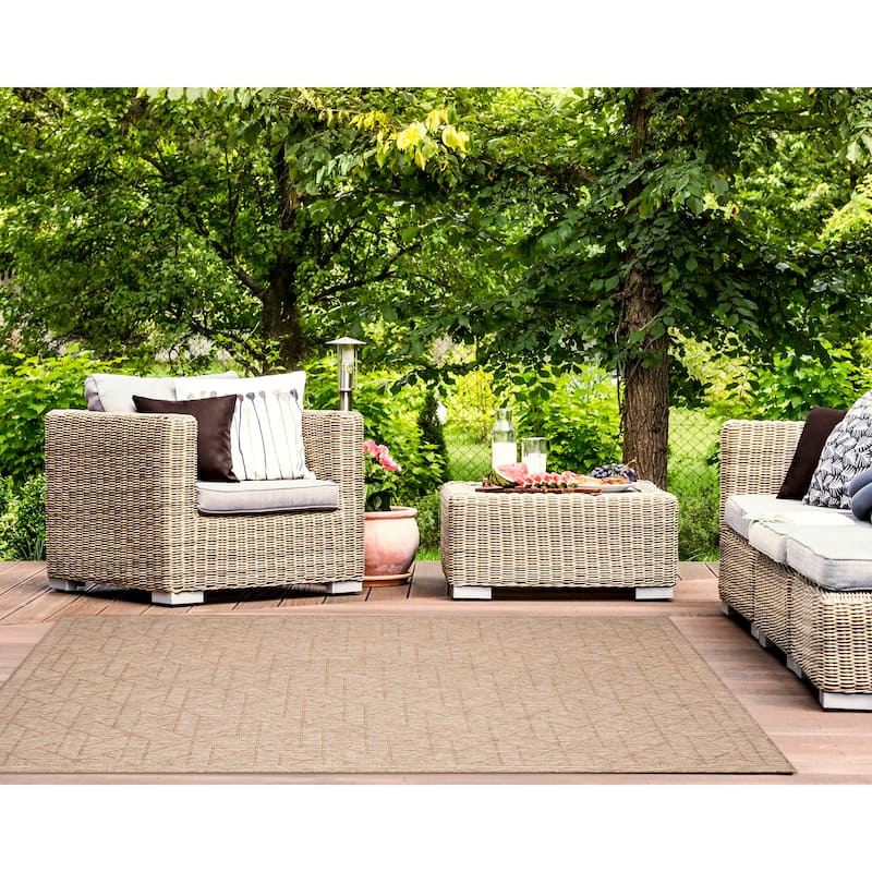 Liora Manne Carmel Pyramid Indoor/Outdoor Rug