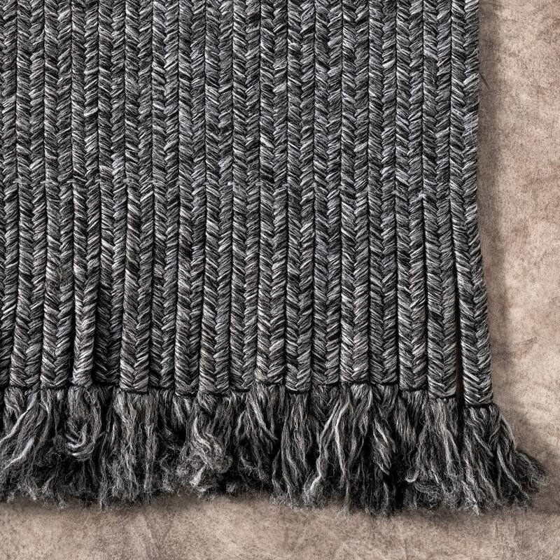 Nuloom Braided Courtney Tassel Indoor/Outdoor Area Rug