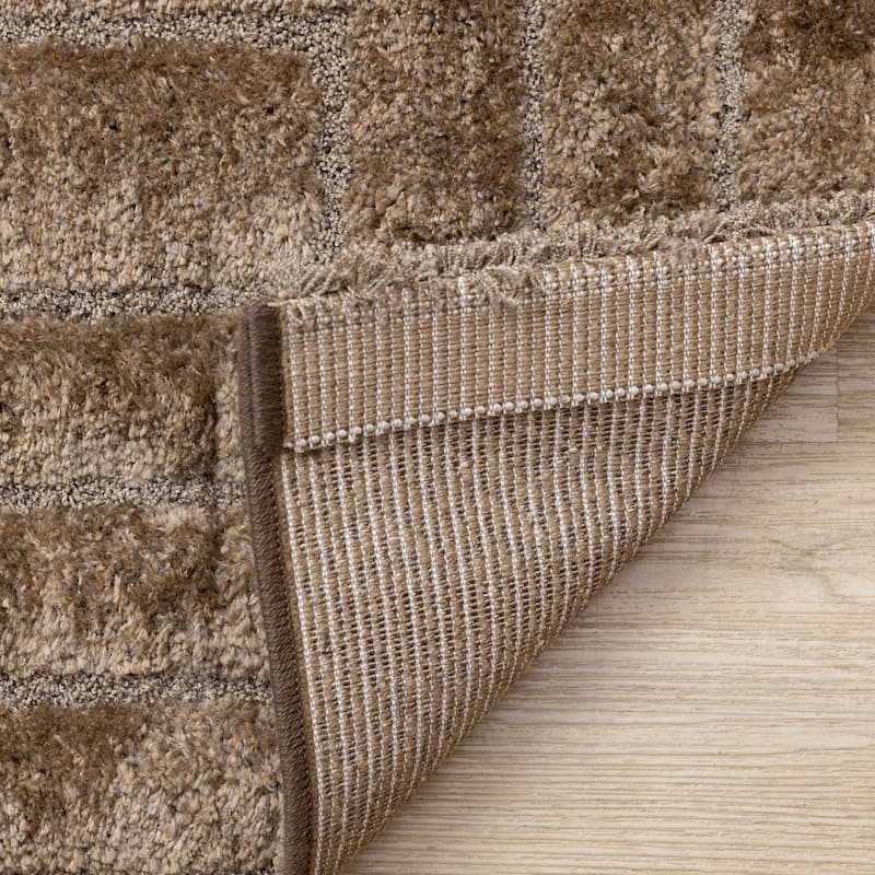 Lincoln Collection - Modern Luxurious Brown Plush Maze Area Rug