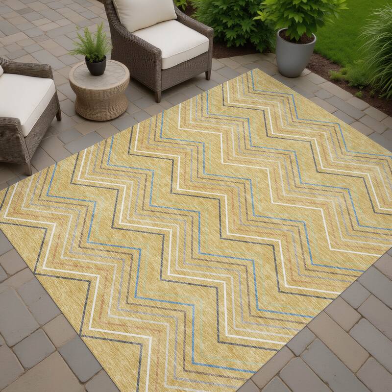 Machine Washable Indoor/ Outdoor Modern Chevron Chantille Rug