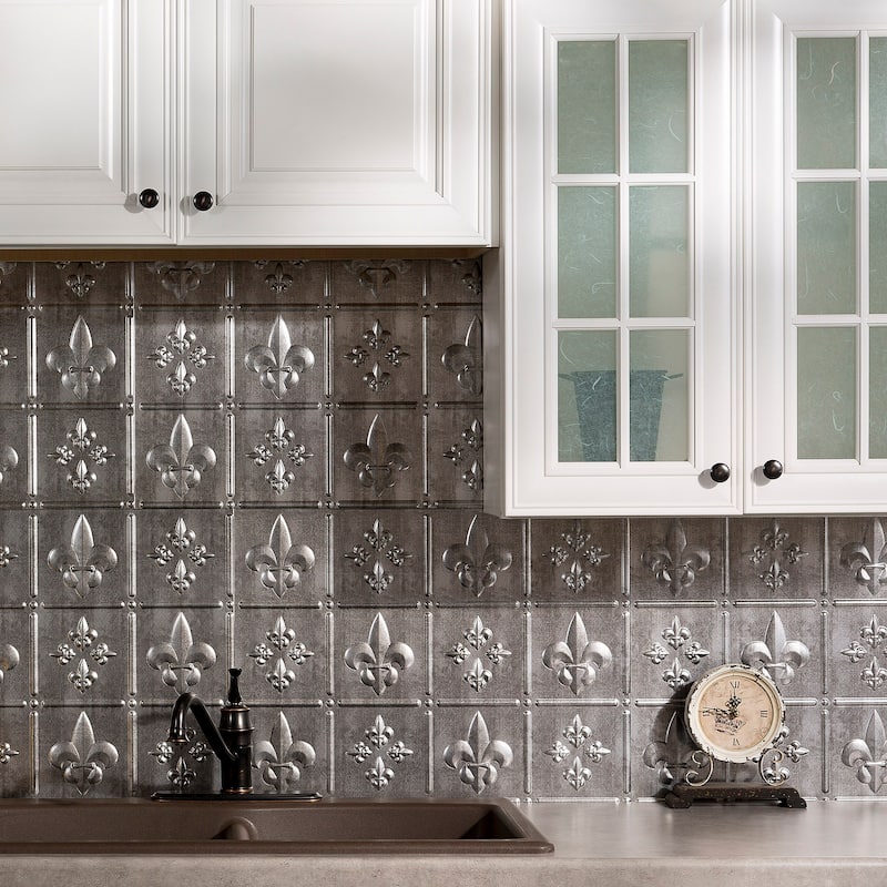 FASÄDE Fleur de Lis Decorative Vinyl Backsplash Panel