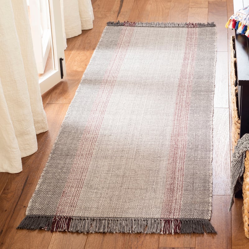 SAFAVIEH Flatweave Montauk Yurdagul Fringed Cotton Area Rug - 2'3" x 7' Runner - Wine/Grey