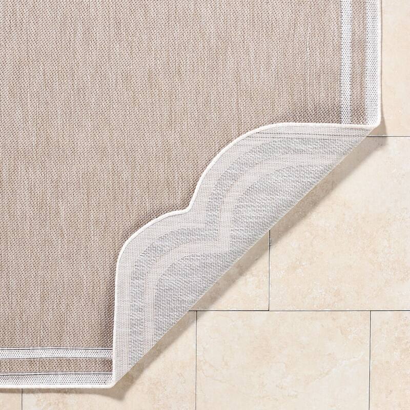 Livabliss Miami Beach Traditional Indoor/Outdoor Area Rug