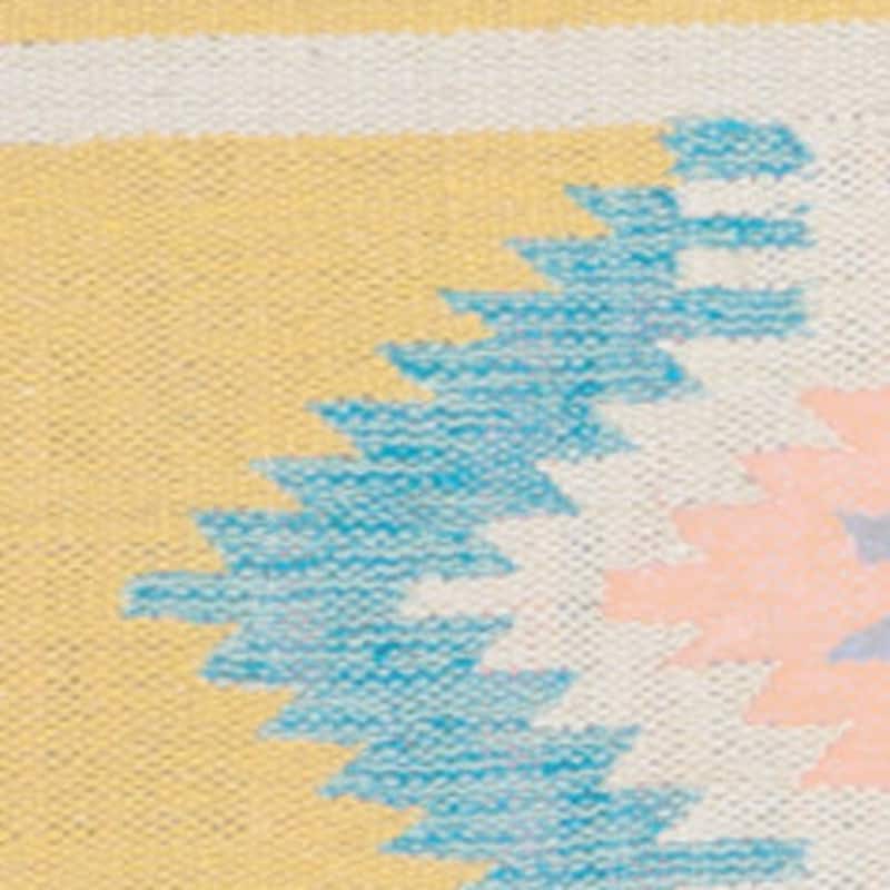 Fuqi Southwestern Woven Low Pile with Fringe Area Rug By HomeRoots - 114' X '78' X '0.25