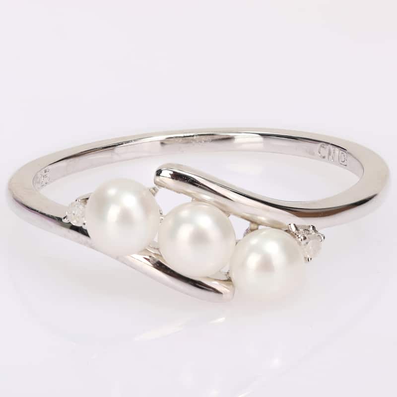 Miadora Sterling Silver Freshwater Cultured Pearl and Diamond Accent 3-Stone Bypass Ring (3.5-4mm)