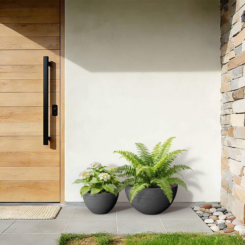 Concrete Round Loghtweight Planterwith Drainage Holes