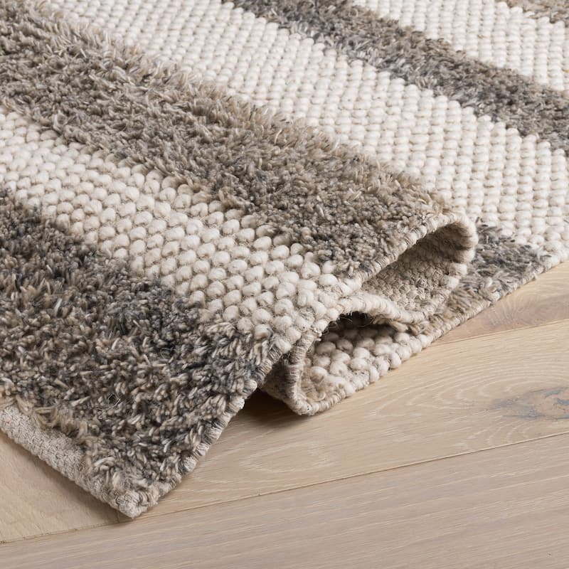 SAFAVIEH Handmade Natura Morane Wool Rug