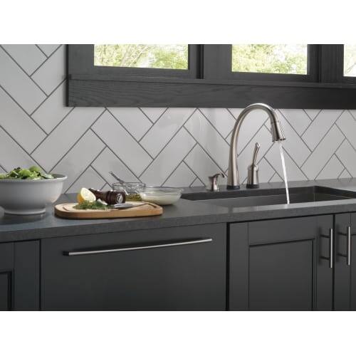 Shop Delta 980t Sd Dst Pilar Pull Down Kitchen Faucet With On Off