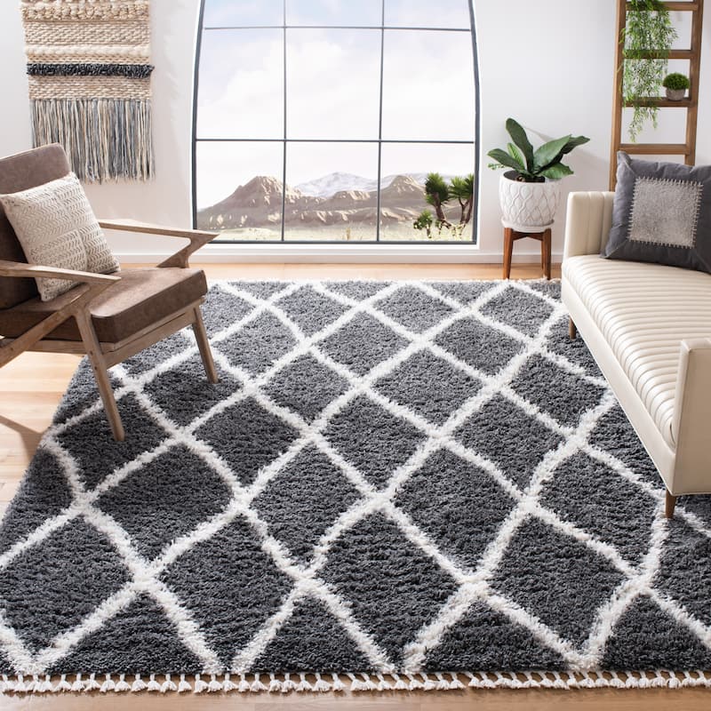 SAFAVIEH Moroccan Tassel Shag Aleen 1.5-inch Thick Rug - 8' x 10' - Grey/Ivory