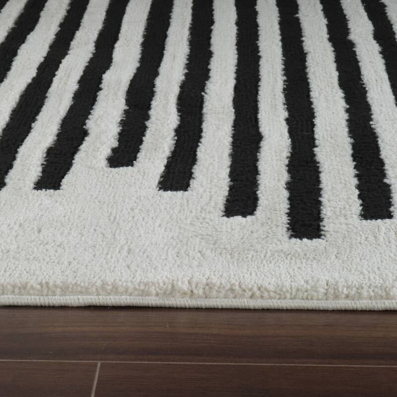 Bexo Abstract Modern Stain Resistant Woven Soft Area Rug By HomeRoots - 63.52' X '63.52' X '0.75