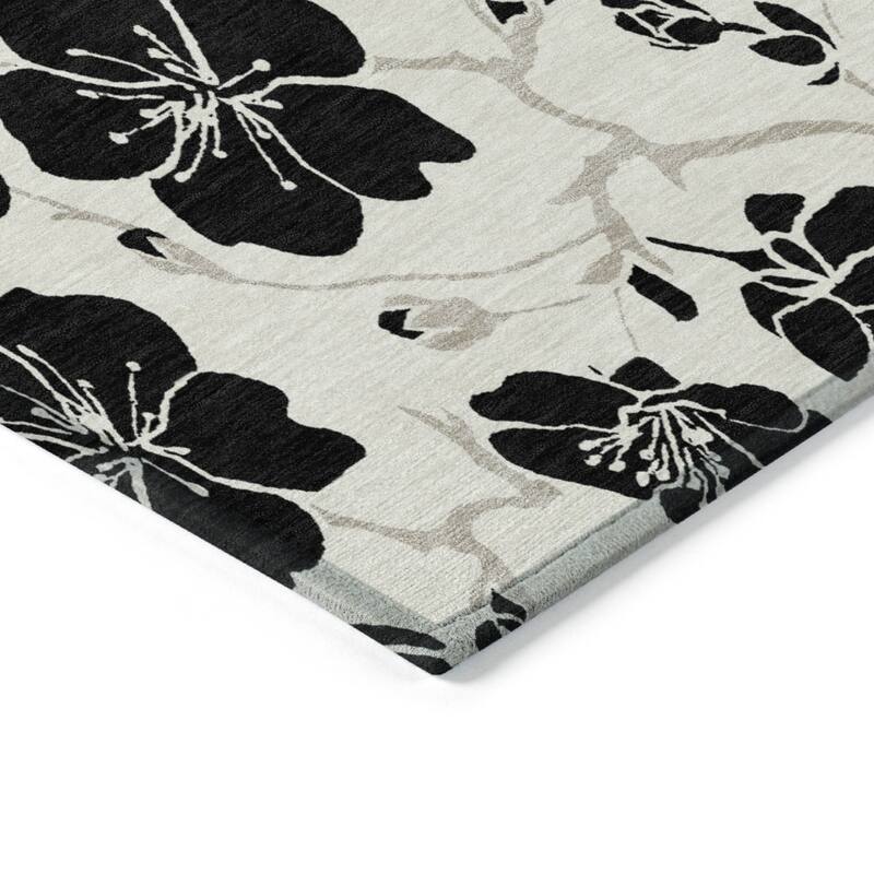 HomeRoots Floral Transitional Rectangle Outdoor Rug