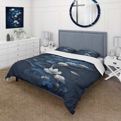 Designart "Chinese Blue And White Flowers IV" Blue Traditional - Bed Cover Set With Shams