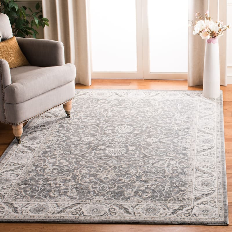 SAFAVIEH Isabella Pietra Traditional Oriental Rug - 6'7" Square - Grey/Dark Grey - Square
