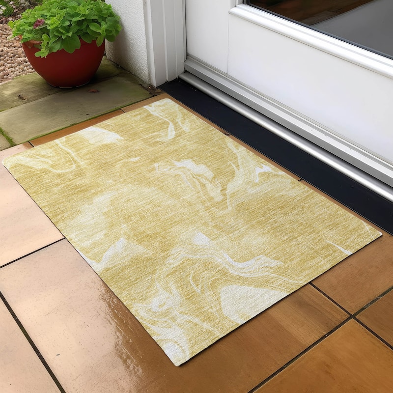 Machine Washable Indoor/ Outdoor Chantille Abstract Motion Rug - Gold - 1'8" x 2'6"