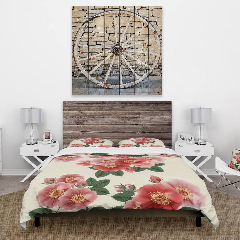 Designart 'Vintage Red Roses' Traditional Duvet Cover Set