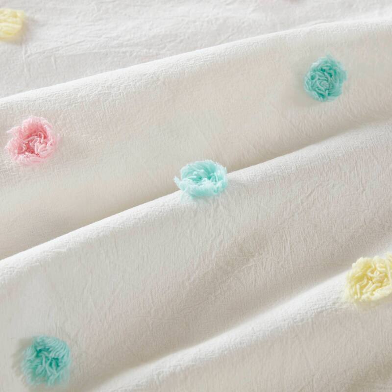 Intelligent Design Kids Ensley Pom Pom Cotton Jacquard Quilt Set with Throw Pillows