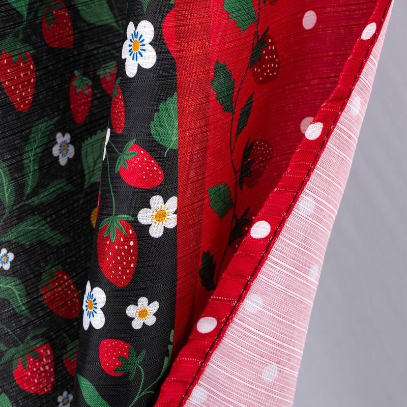 Cucina Strawberry Fields Kitchen Curtain Set